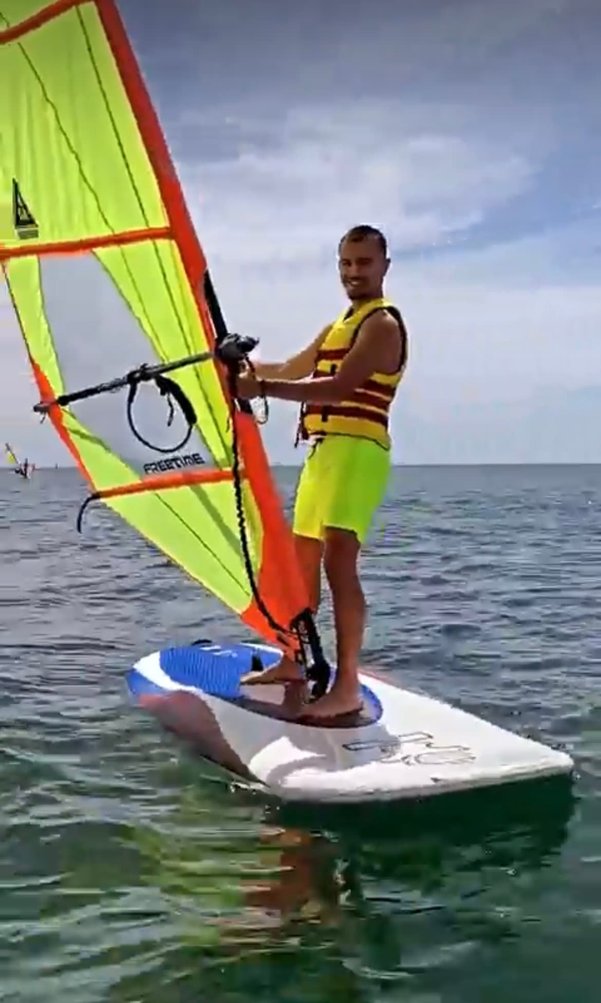 1 DÍA - CURSO DE WINDSURF ADULTO